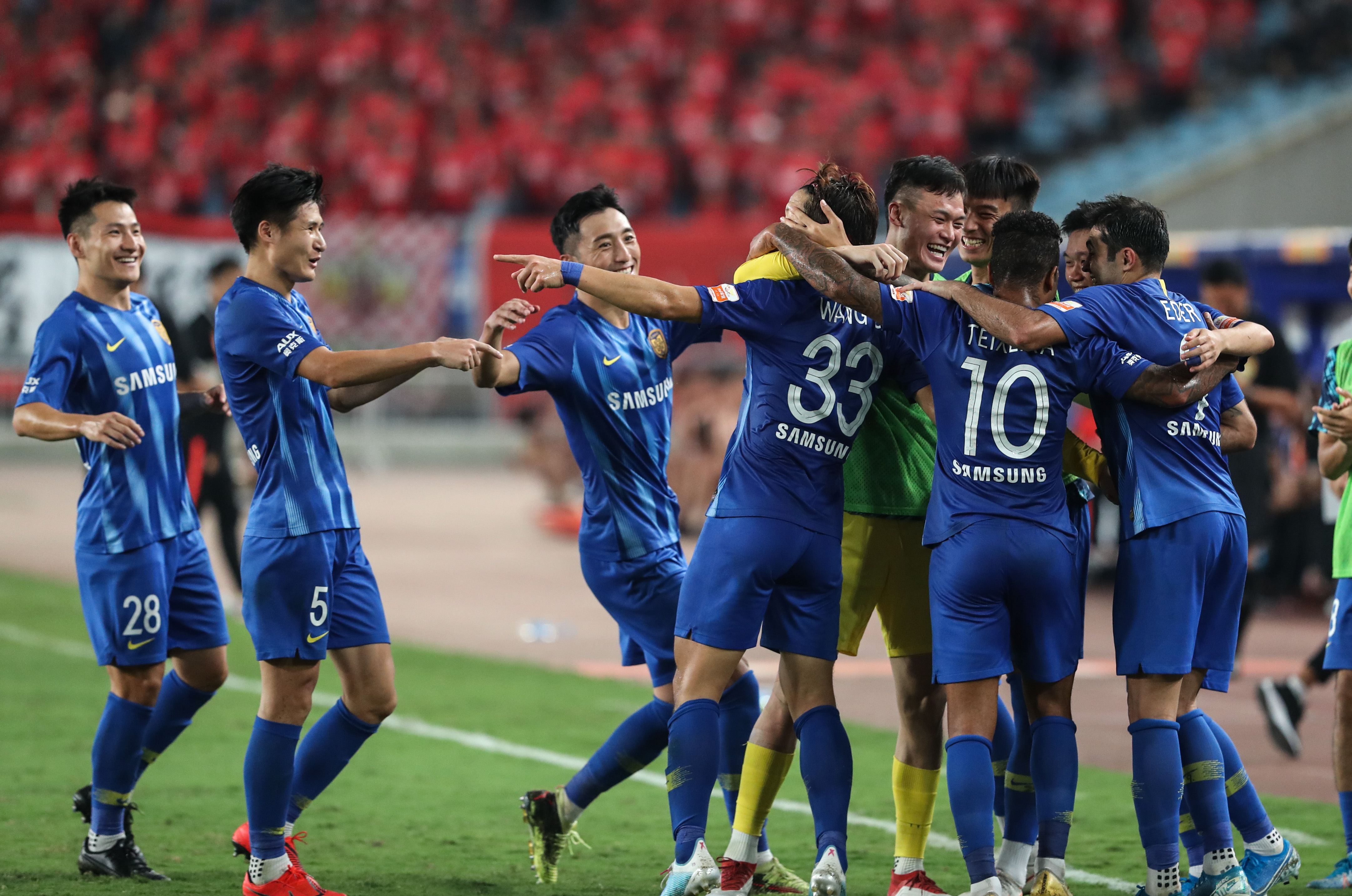 等变量
